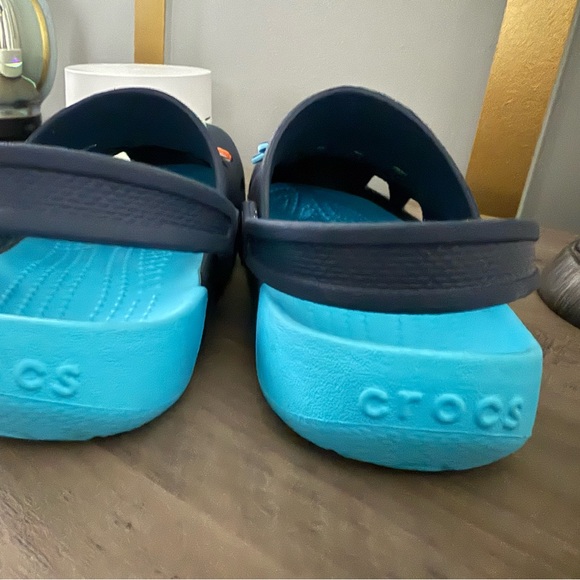 CROCS Kids' Navy and Aqua Water Shoes With Charms - Picture 3 of 4